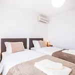 Villa Estrelicia - Pool - Free Wi-fi - New In