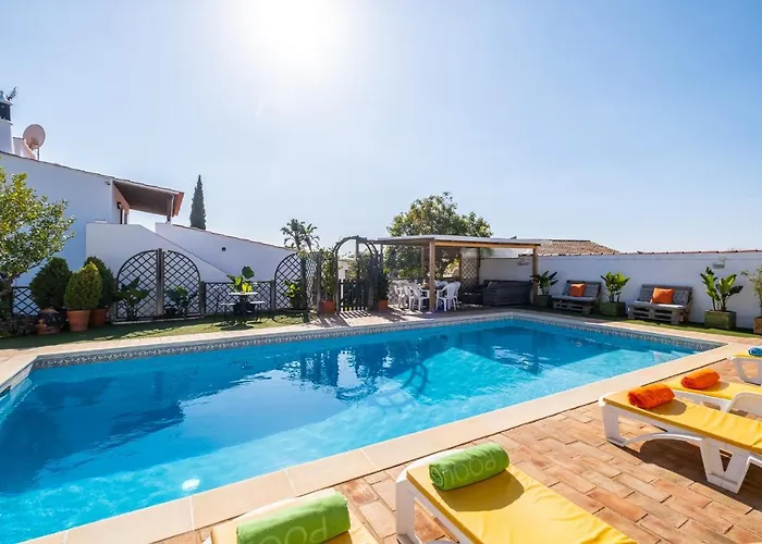 Villa Estrelicia - Pool - Free Wi-fi - New In *