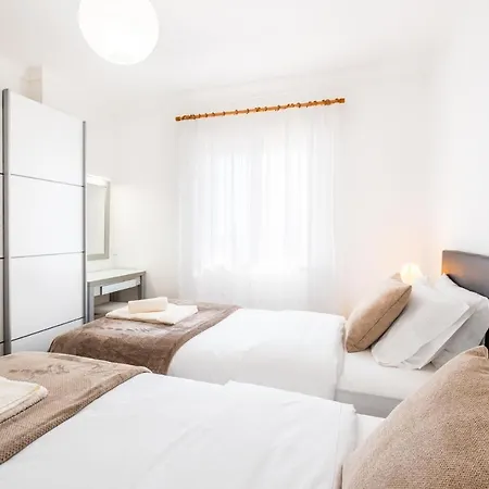 Estrelicia - Pool - Free Wi-fi - New In