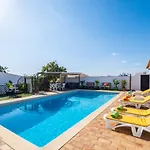 Estrelicia - Pool - Free Wi-fi - New In *